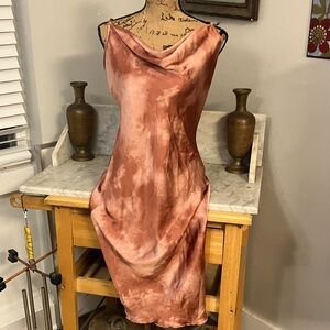 Bebe Backless Gorgeous Feels Like Silk Tie-Dye Dress in Earthy Tones